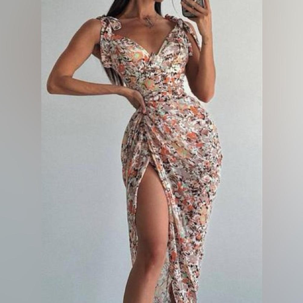 Pretty Little Thing peach floral print midi dress New size 6 (UK 10) - Picture 9 of 9